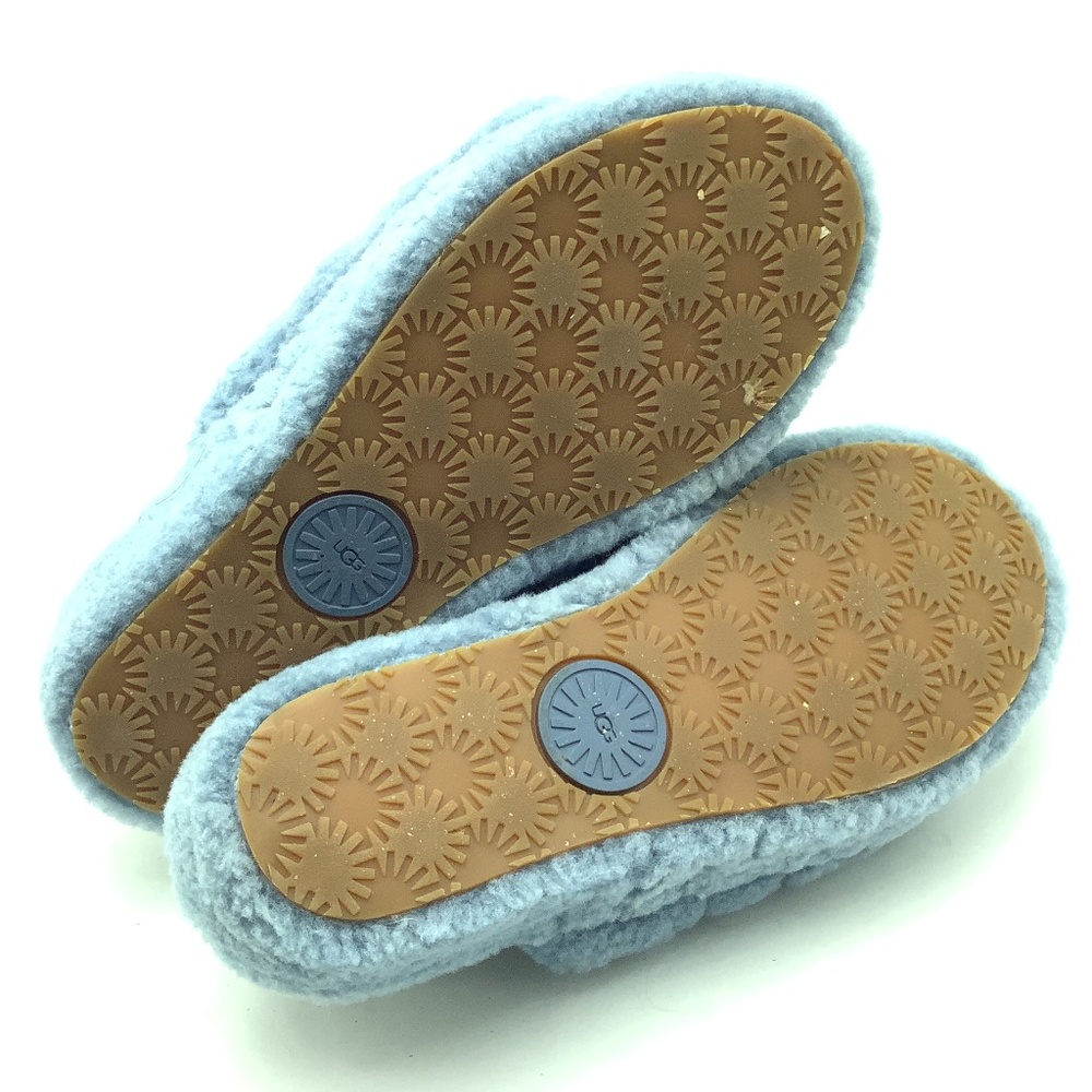 Ugg Women's Fuzzy Slides Size: 7 - image 6